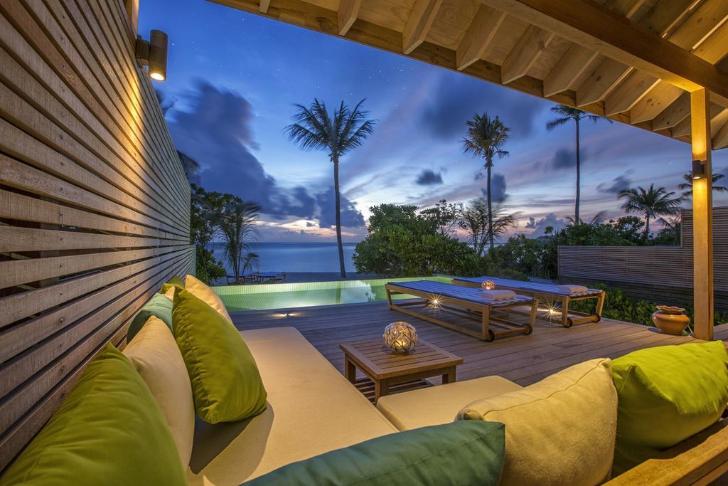Hurawalhi Island Resort Exterior photo